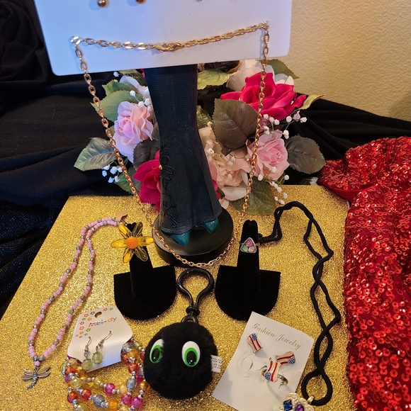 Girl Child Jewelry Chest Display Mannequin Lot - Picture 6 of 14